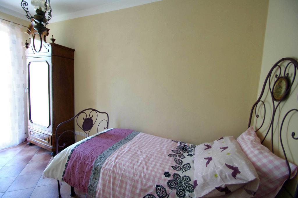 Agriturismo Mulino del Castello Nasino Habitación foto